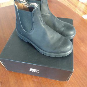 Women's Blundstone 558 Super Black Pull On Ankle Boots Size 5